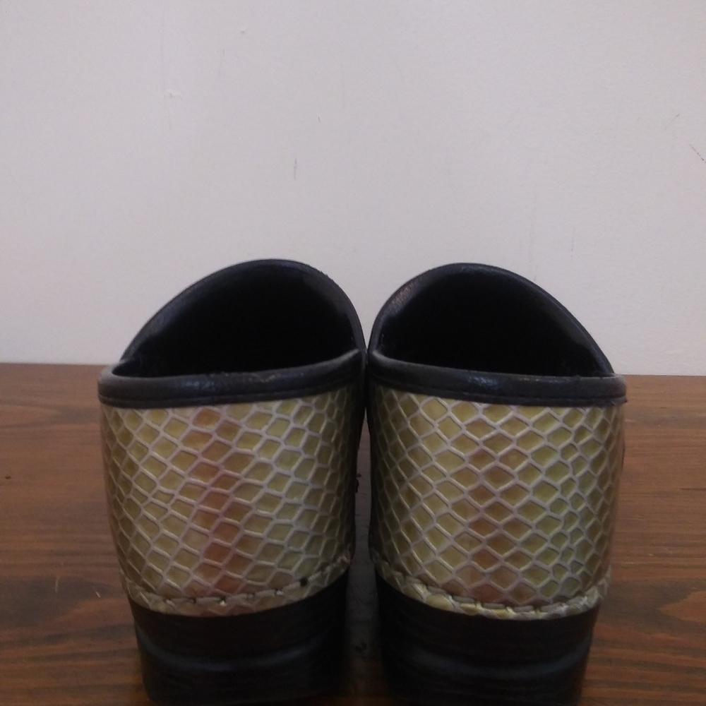 Dansko XP Gold Professional Clogs - Picture 4 of 7